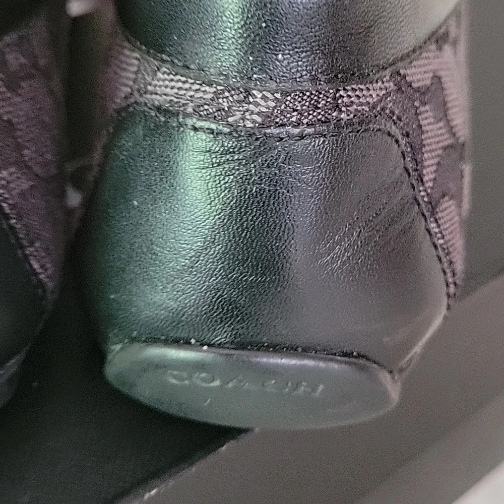 Shoes - Picture 4 of 11